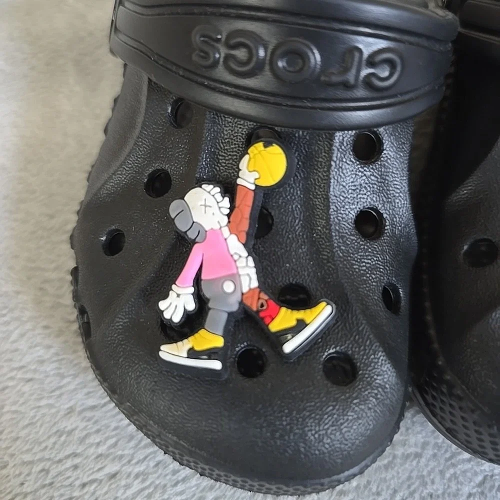 Crocs Baya Clog Toddler 7c Black With Kaws Charms Slip On Casual‎ Outdoors